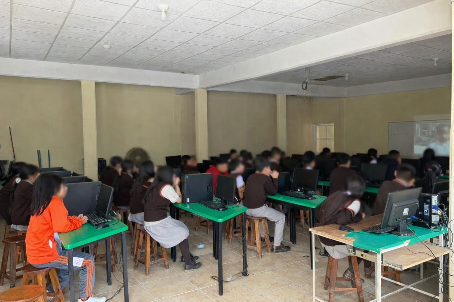 Evalúa SEV avances del programa POR TI y reafirma su compromiso con la educación en 2026